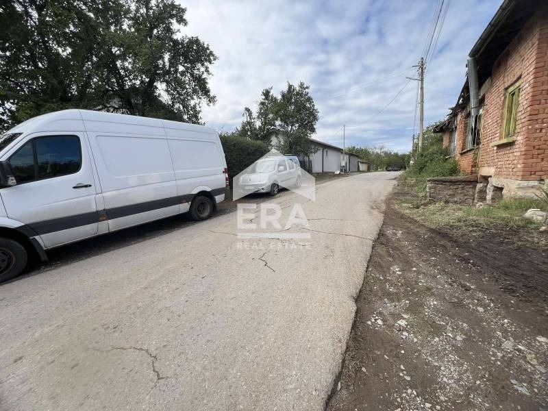 Продава МАГАЗИН, гр. Годеч, област София област, снимка 2 - Магазини - 52051393