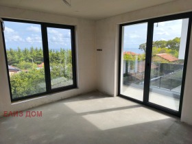 House m-t Manastirski rid, Varna