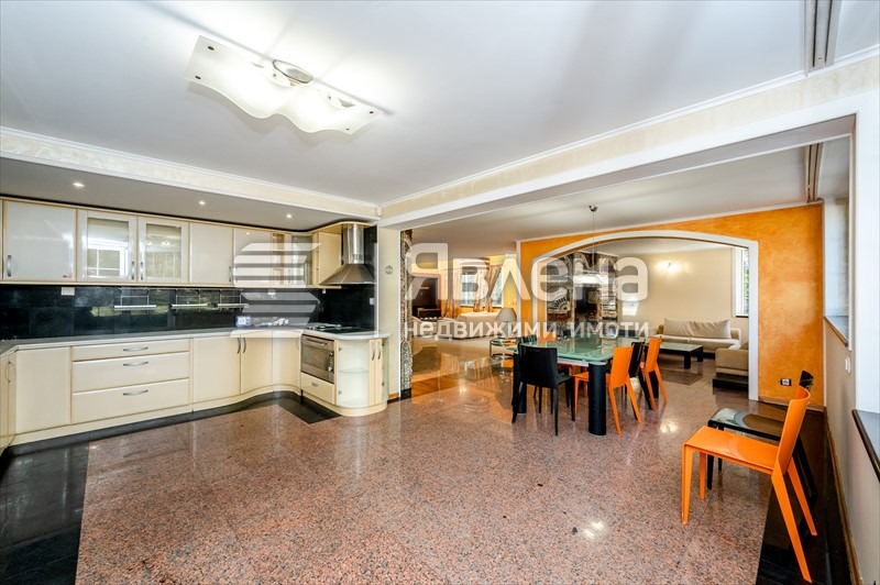 Продава КЪЩА, гр. София, в.з.Киноцентъра, снимка 4 - Къщи - 55933256