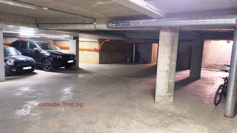 Продава ГАРАЖ, ПАРКОМЯСТО, гр. Русе, Център, снимка 5 - Гаражи и паркоместа - 52792528