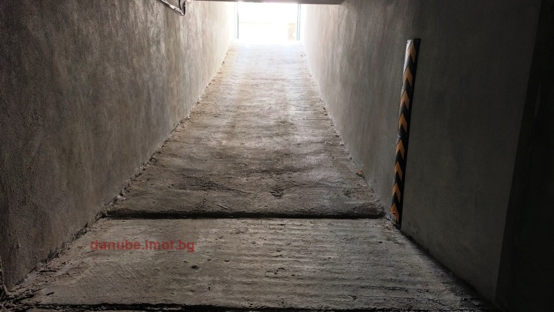 Продава ГАРАЖ, ПАРКОМЯСТО, гр. Русе, Център, снимка 7 - Гаражи и паркоместа - 52792528