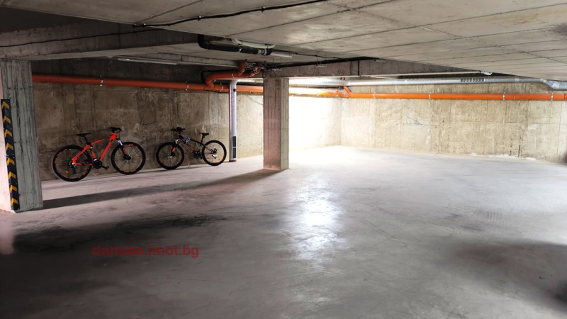Продава ГАРАЖ, ПАРКОМЯСТО, гр. Русе, Център, снимка 3 - Гаражи и паркоместа - 52792528