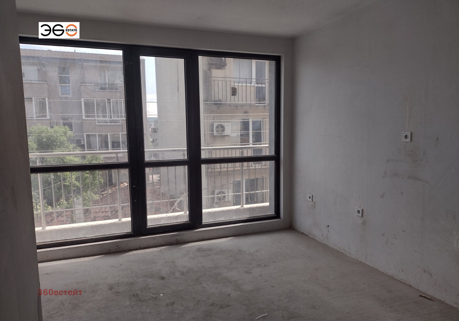 Продава МНОГОСТАЕН, гр. Варна, Център, снимка 2 - Апартаменти - 54050602