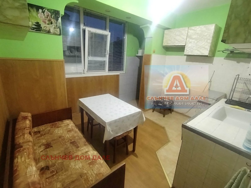 Продава 2-СТАЕН в град Шумен, Болницата - 58 кв.м / 90 000 € » 176 024.70 лв., СЛЪНЧЕВ ДОМ ДАЛЕ
