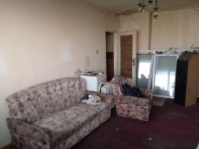 Στούντιο Λγιουλην 5, Σοφηια