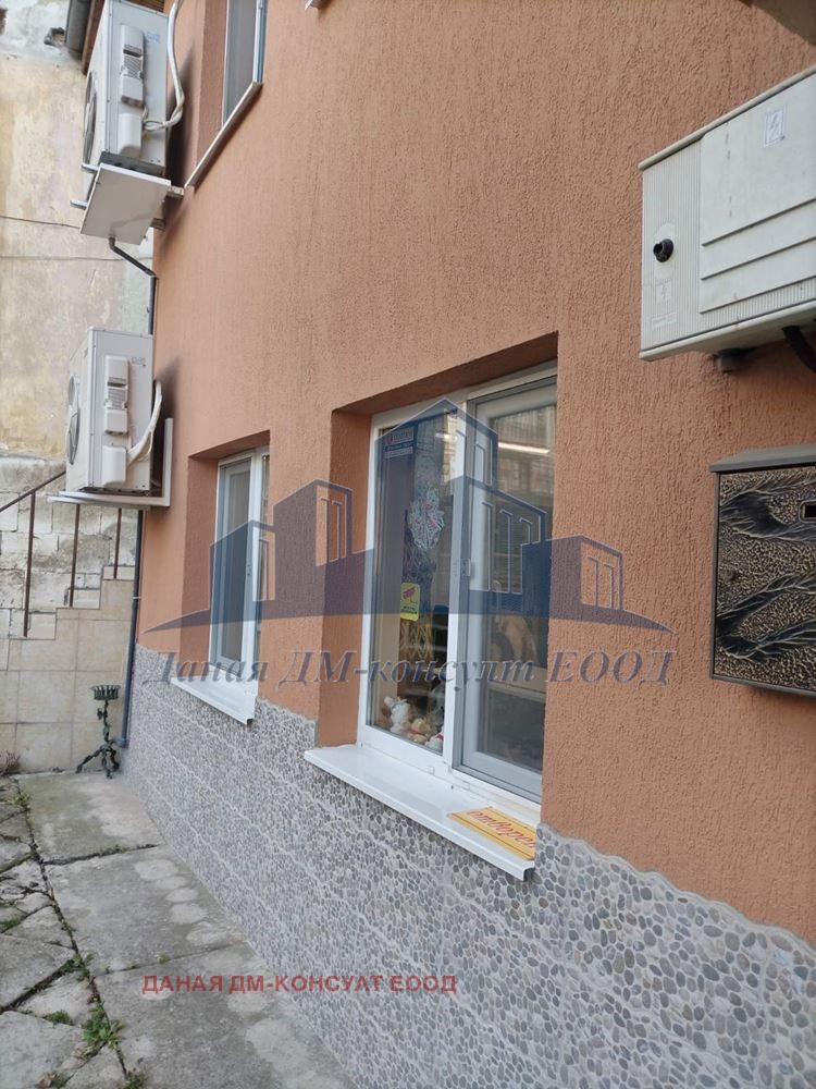 Продава КЪЩА, гр. Шумен, Център, снимка 2 - Къщи - 53183013