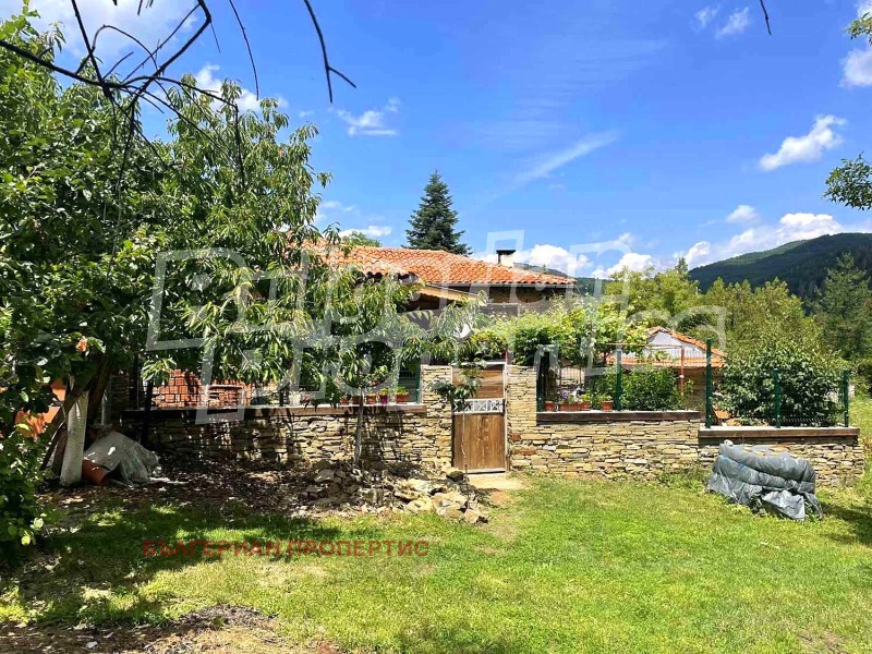 Продава  Къща област Сливен , с. Медвен , 87 кв.м | 47354861