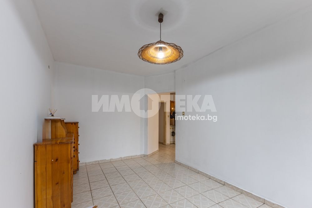 Продава 3-СТАЕН, гр. Варна, Окръжна болница-Генерали, снимка 5 - Апартаменти - 53604356