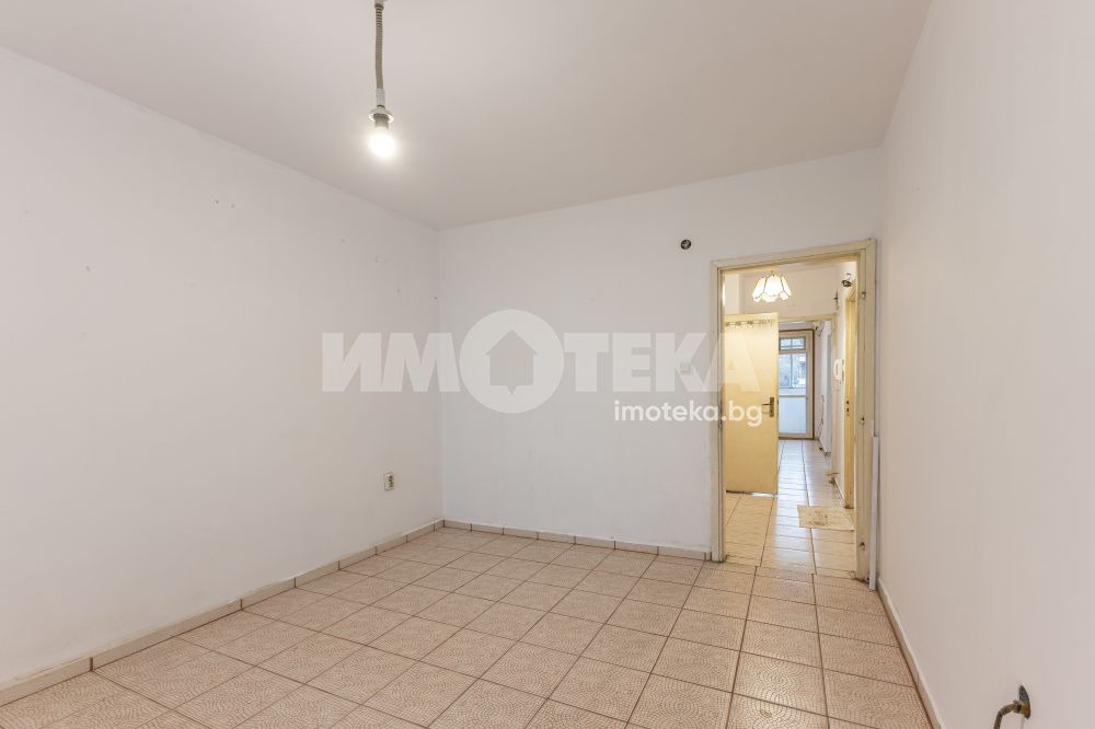 Продава 3-СТАЕН, гр. Варна, Окръжна болница-Генерали, снимка 8 - Апартаменти - 53604356