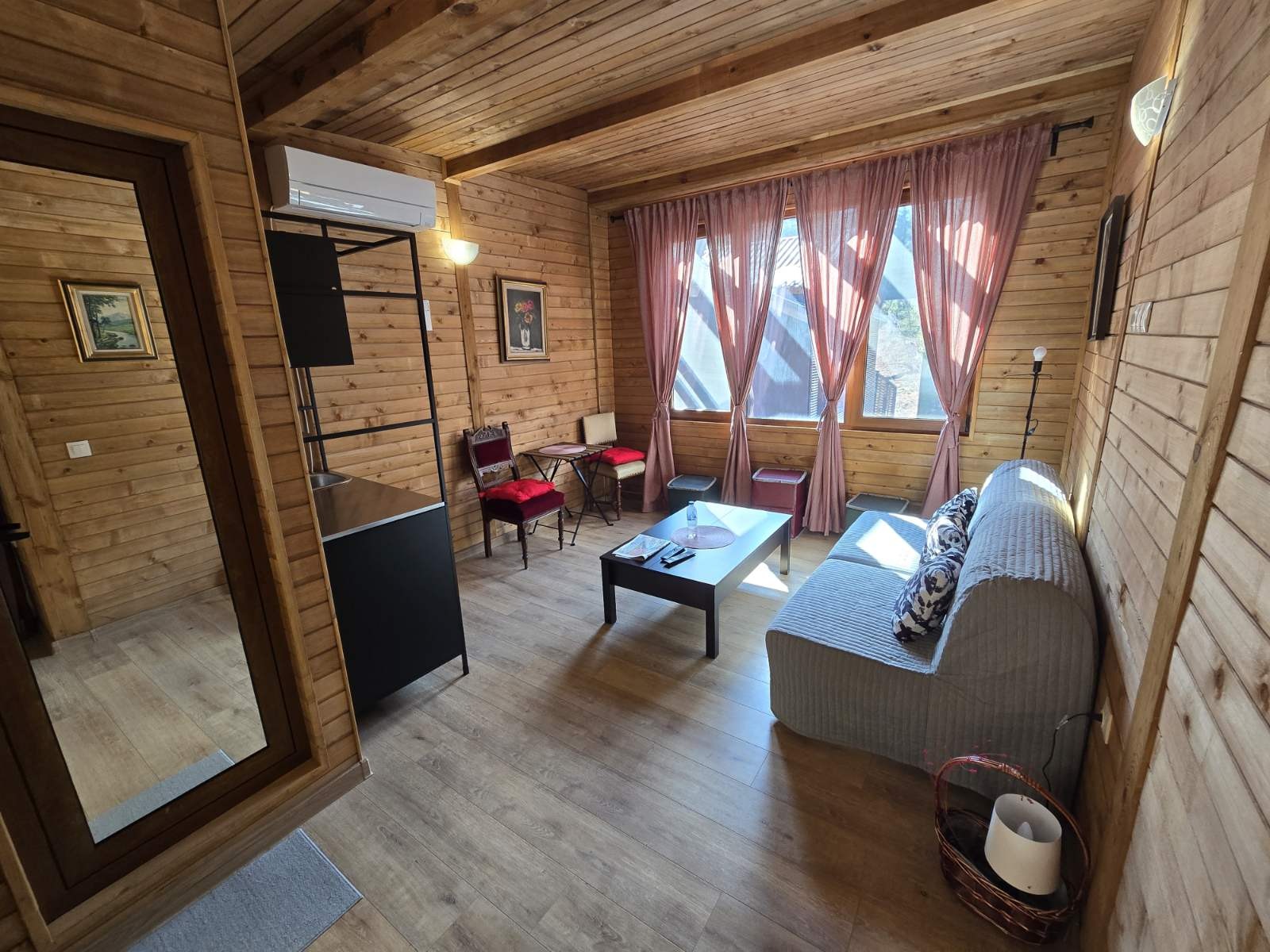 Продава ХОТЕЛ, с. Паничище, област Кюстендил, снимка 13 - Хотели - 54328830