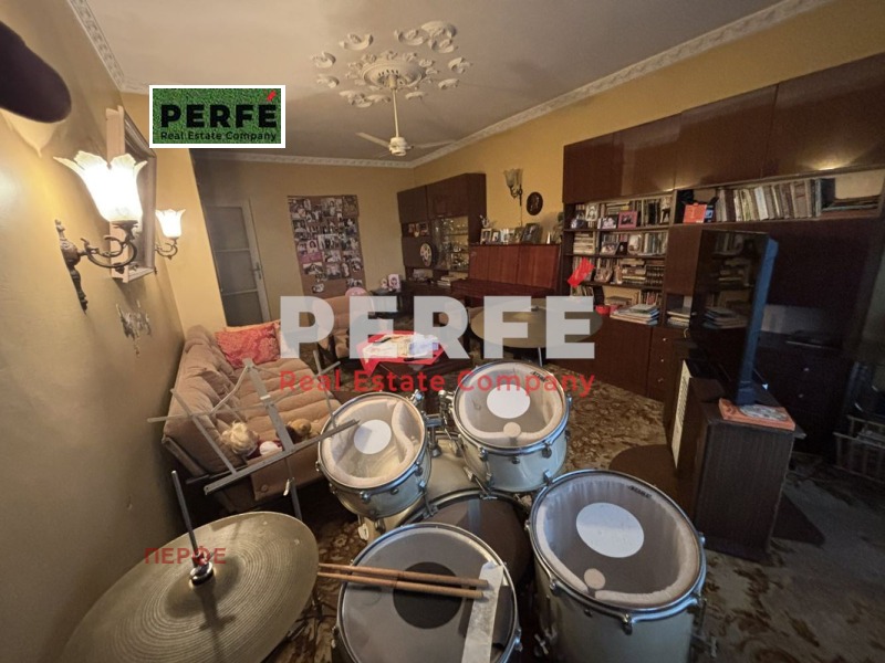 Продава МНОГОСТАЕН, гр. Бургас, Славейков, снимка 2 - Апартаменти - 52846206