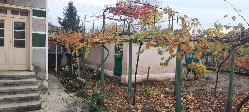 Продава КЪЩА, с. Дибич, област Шумен, снимка 6 - Къщи - 52781850