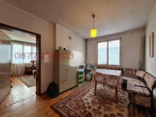 Продава КЪЩА, гр. София, с. Мрамор, снимка 3 - Къщи - 53467751