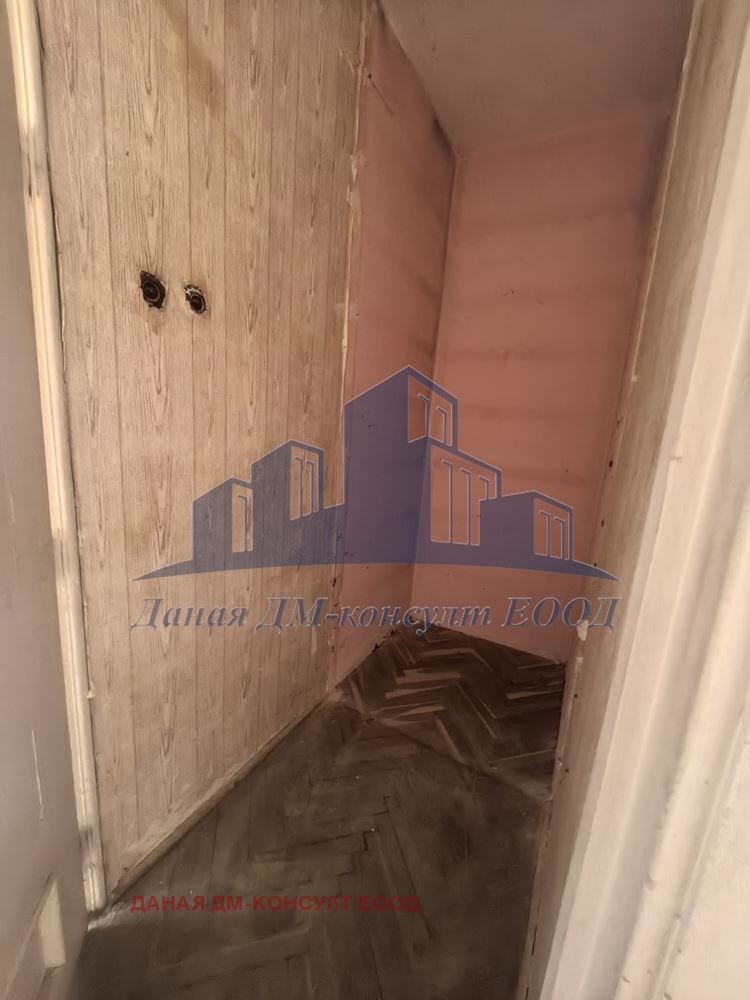 Продава ЕТАЖ ОТ КЪЩА, гр. Шумен, Военно училище, снимка 10 - Етаж от къща - 54647881