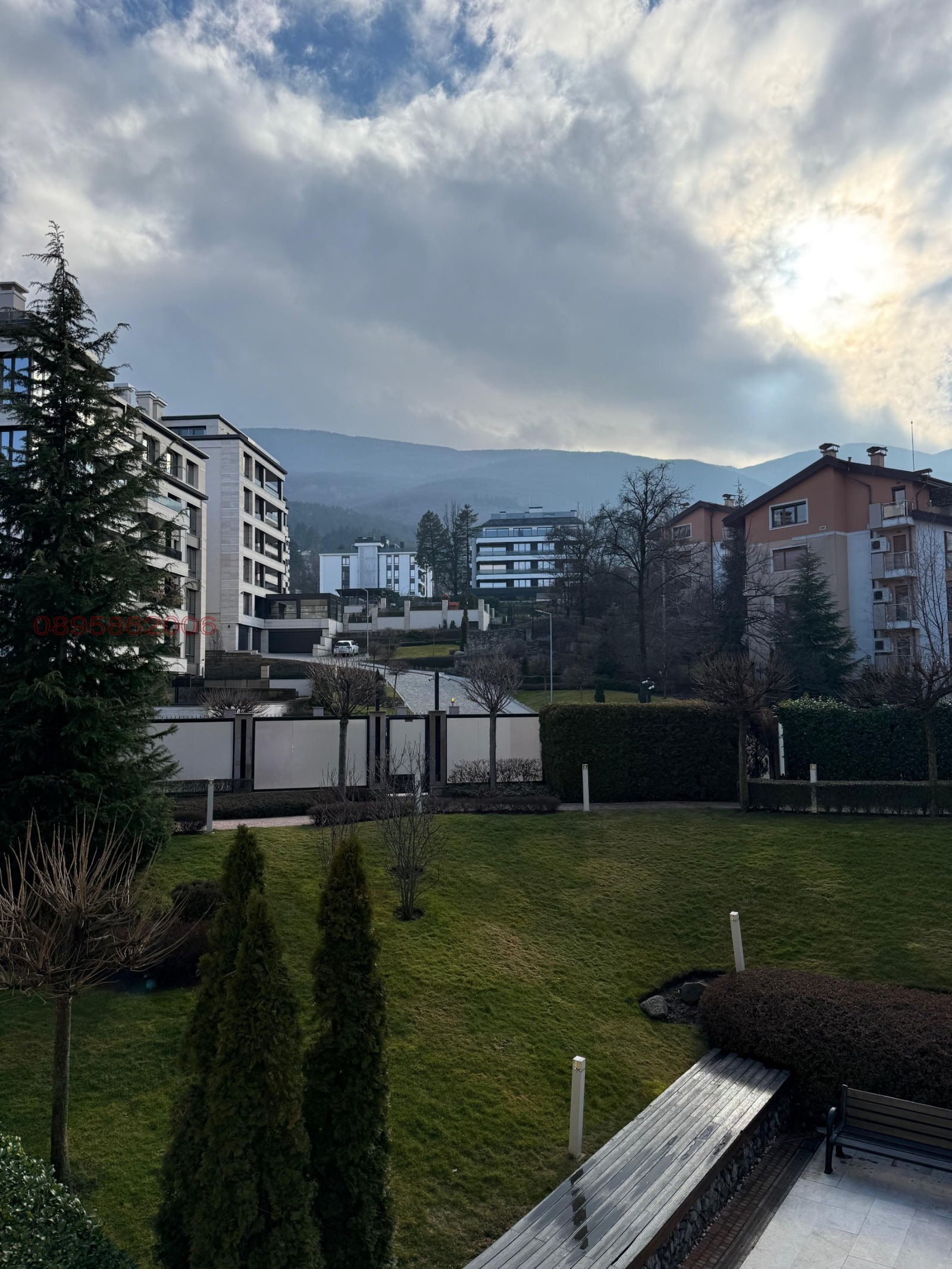 Продава МНОГОСТАЕН, гр. София, Бояна, снимка 2 - Апартаменти - 53661355