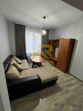 1 Schlafzimmer Reno, Pernik