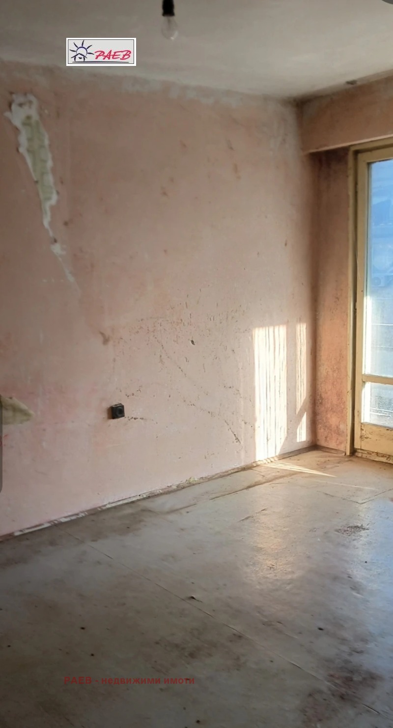 Продава 3-СТАЕН, гр. Русе, Здравец Изток, снимка 2 - Апартаменти - 52505697