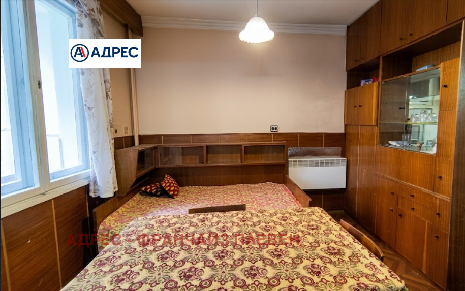 Продава ЕТАЖ ОТ КЪЩА, гр. Плевен, Идеален център, снимка 4 - Етаж от къща - 55560228