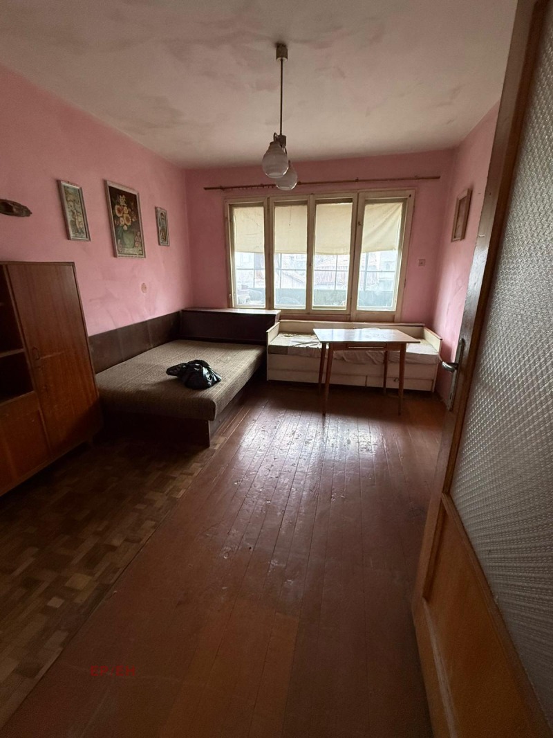 Продава 4-СТАЕН, гр. Шумен, Болницата, снимка 2 - Апартаменти - 52557324