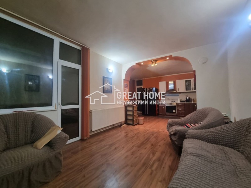 Продава 4-СТАЕН, гр. Търговище, Вароша, снимка 3 - Апартаменти - 52663010