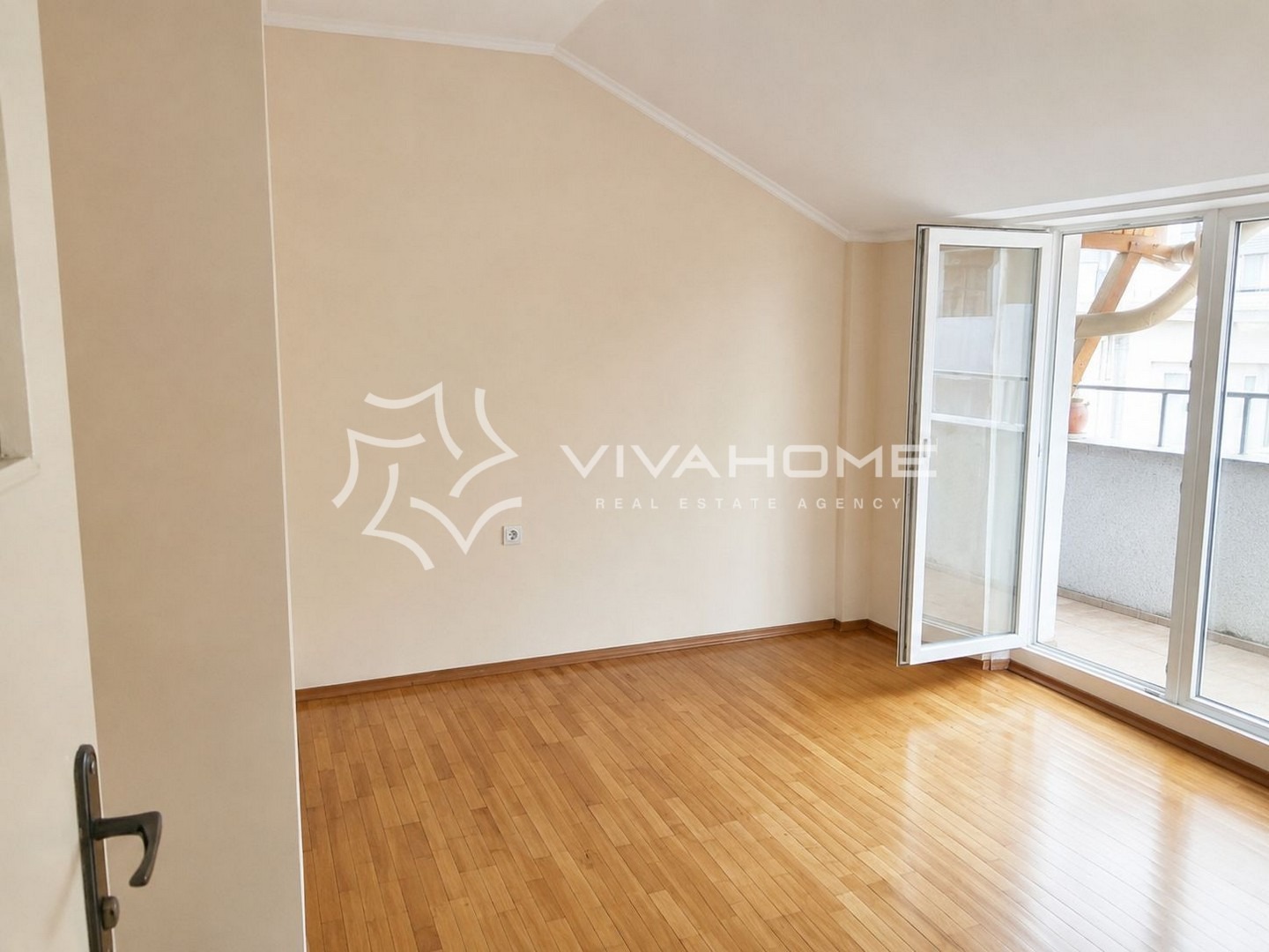 Продава 3-СТАЕН, гр. Варна, Погреби, снимка 2 - Апартаменти - 54931214