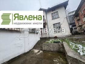 Casa Shirok tsentar, Pleven