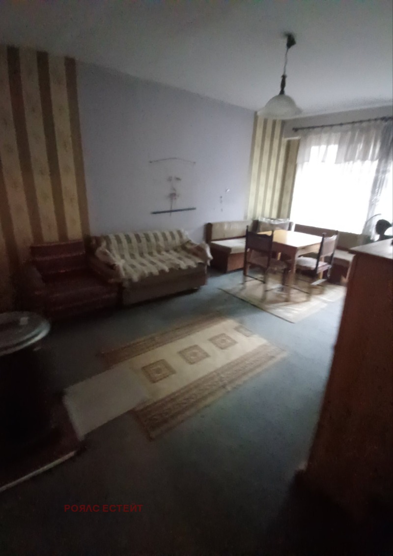Продава  2-стаен област Стара Загора , гр. Казанлък , 66 кв.м | 95287095