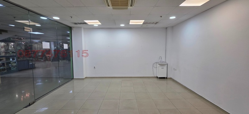 Продава МАГАЗИН, гр. Пловдив, Център, снимка 4 - Магазини - 53030936