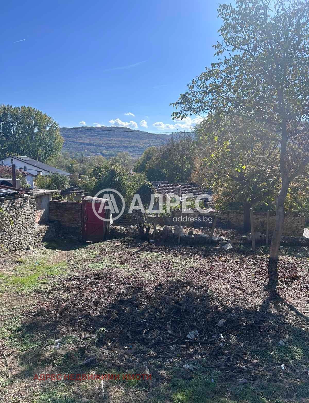 Продава КЪЩА, с. Леденик, област Велико Търново, снимка 2 - Къщи - 52627052