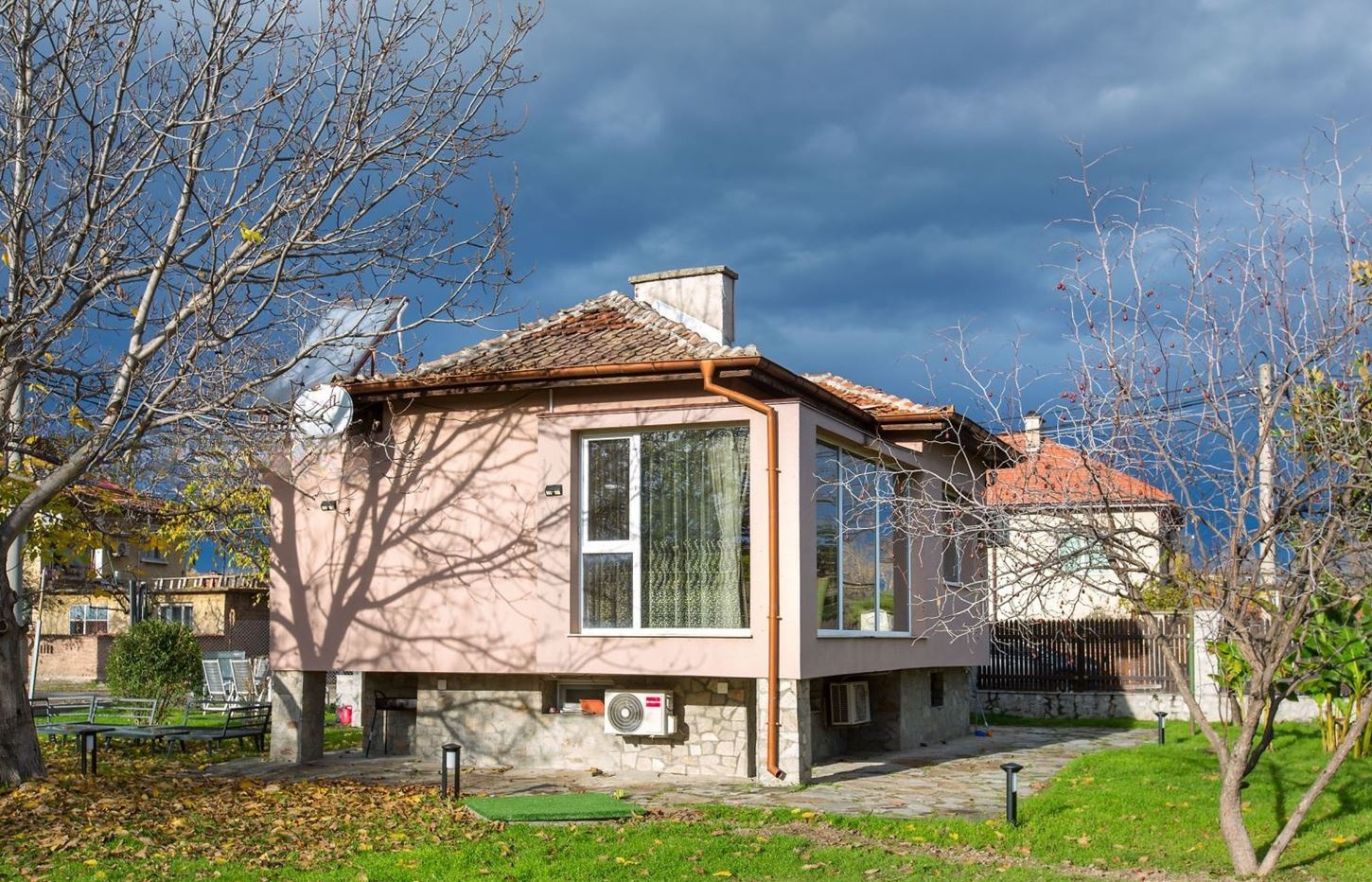 Продава КЪЩА, с. Оризари, област Пловдив