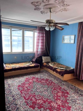 3 Schlafzimmer Tschajka, Warna 1