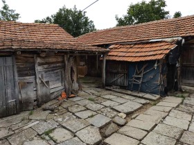 Продажба на имоти в с. Преображенци, област Бургас - изображение 1 