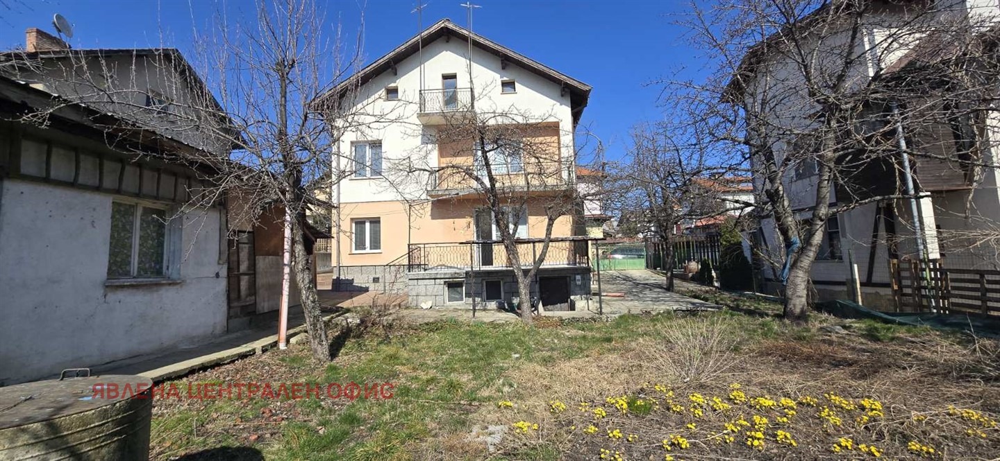 Продава КЪЩА, гр. София, с. Бистрица