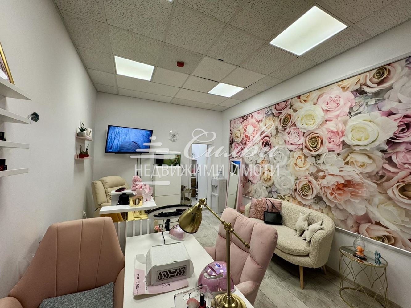 Продава МАГАЗИН, гр. Шумен, Център, снимка 2 - Магазини - 54355527