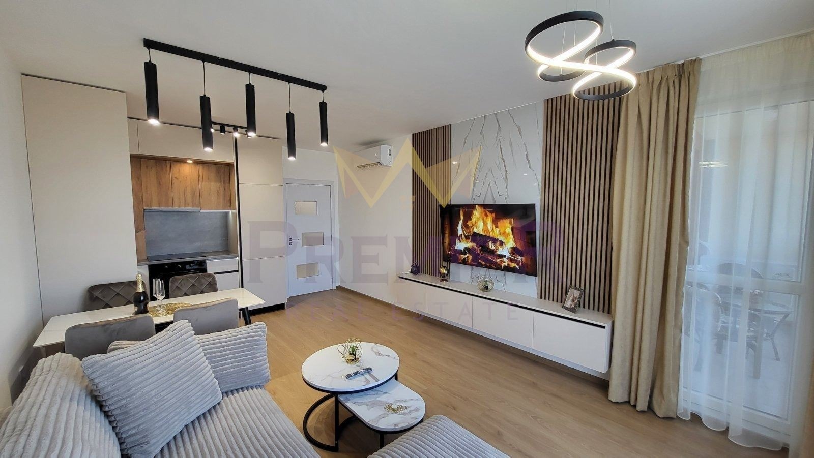 Продава 2-СТАЕН, гр. Пловдив, Кючук Париж, снимка 3 - Апартаменти - 54134214