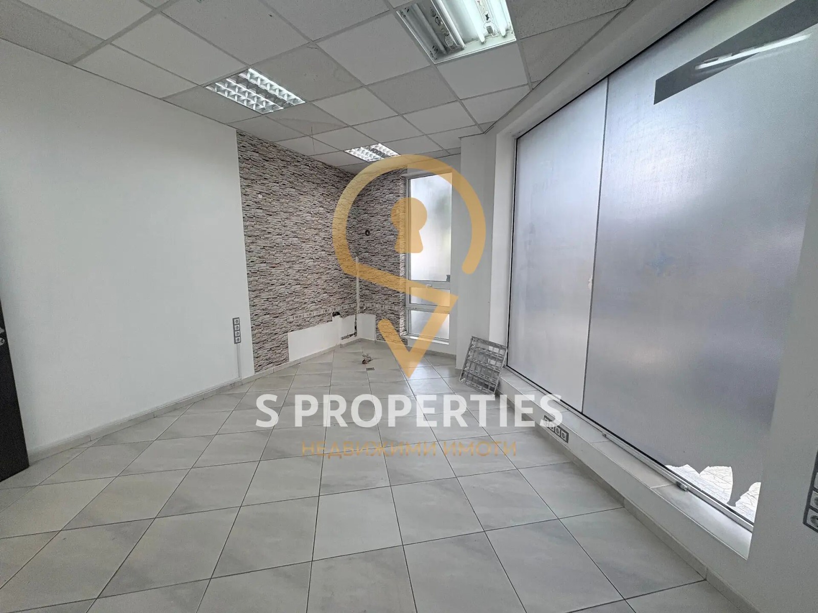 Продава ОФИС, гр. Варна, Лятно кино Тракия