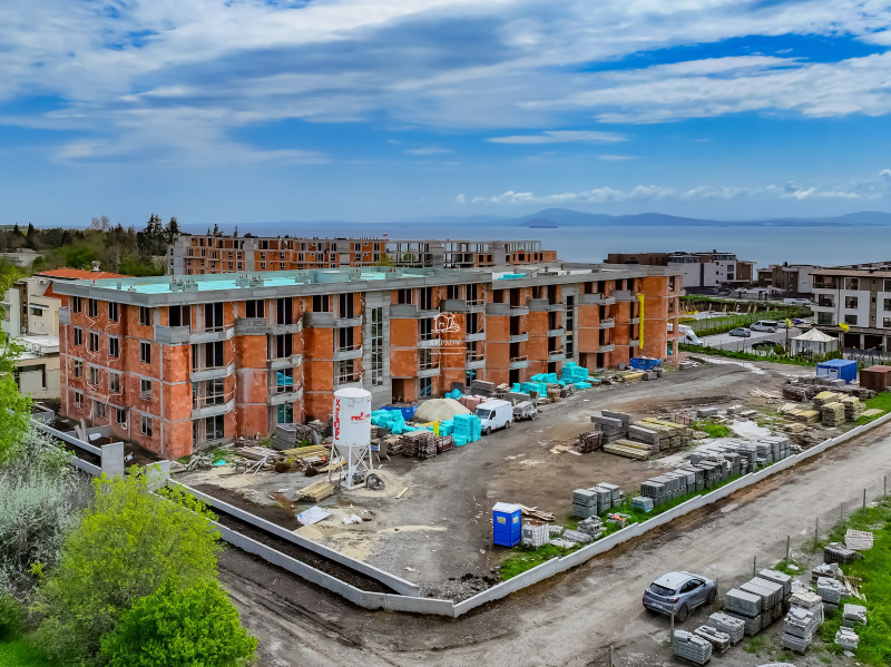 Til salg  1 soveværelse Burgas , Sarafovo , 69 kvm | 28613896