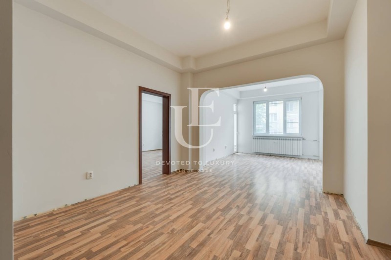 In vendita  2 camere da letto Sofia , Tsentar , 108 mq | 64774345