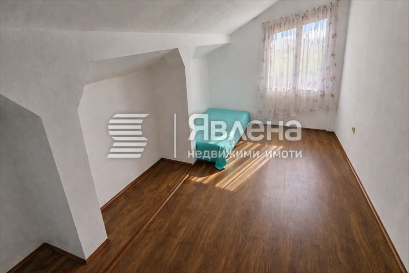 Продава КЪЩА, с. Дъбравино, област Варна, снимка 10 - Къщи - 54001587