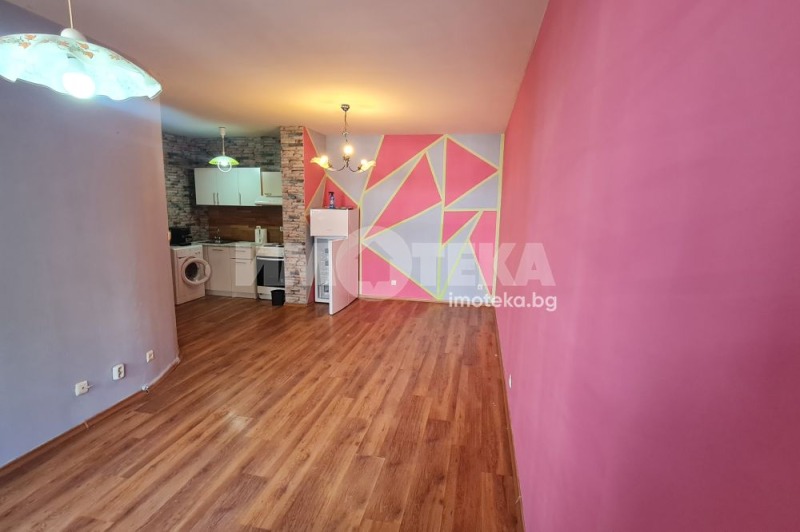 Till salu  Studio Sofia , Nadejda 3 , 45 kvm | 78996836