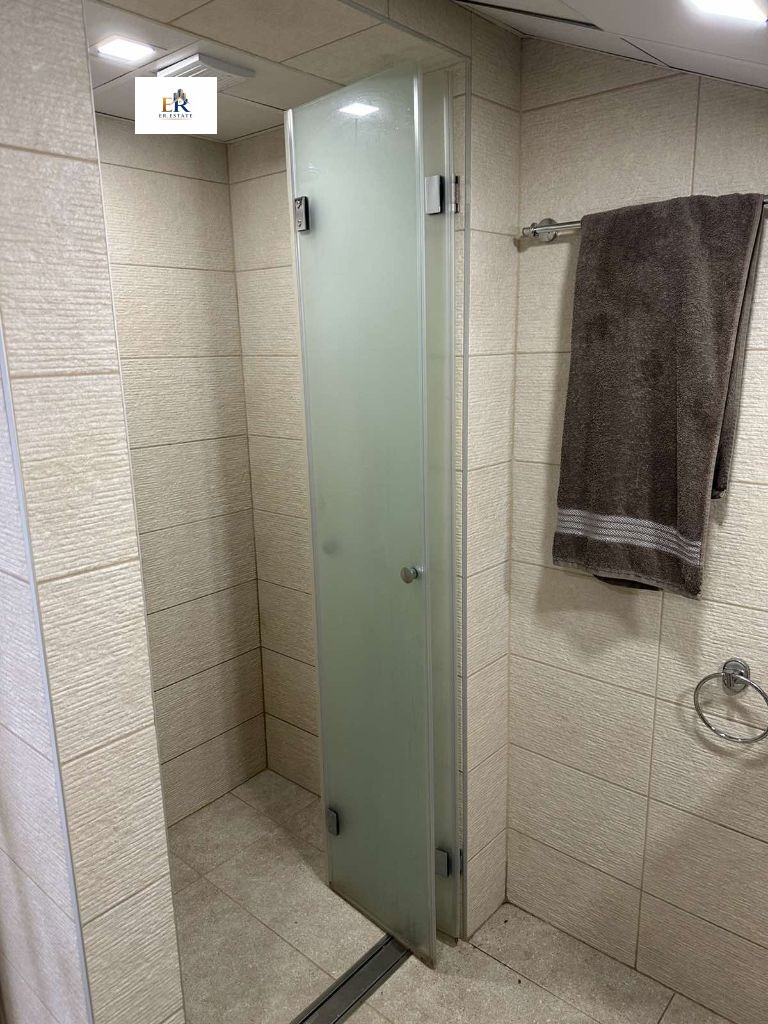 Продава ЕТАЖ ОТ КЪЩА, гр. Плевен, Широк център, снимка 13 - Етаж от къща - 54750645