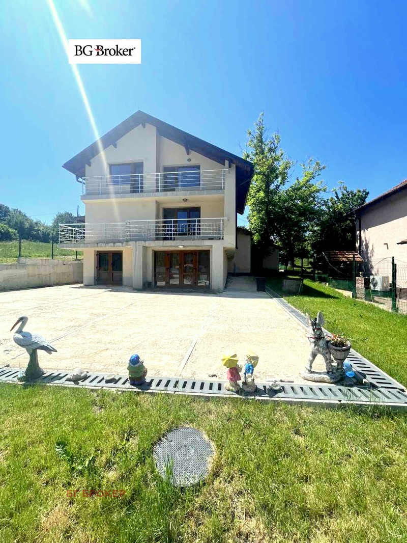 Продава КЪЩА, област София, гр. Костинброд • 384000 € / 751038.72 лв. • 35949695 1