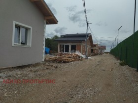 Haus Boschurishte, region Sofia 10