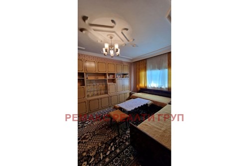 Продава 4-СТАЕН, гр. Търговище, Вароша, снимка 2 - Апартаменти - 55300074