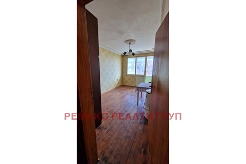 Продава 4-СТАЕН, гр. Търговище, Вароша, снимка 10 - Апартаменти - 55300074