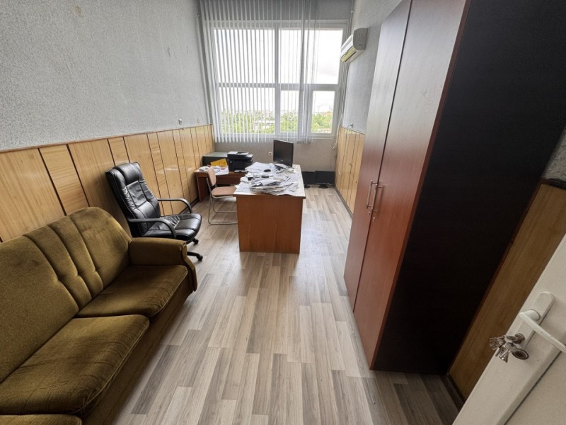 Продава ОФИС в град Русе, Родина 1 - 220 кв.м / 185 000 € » 361 828.55 лв., РЕМАКС РИВЪР ЕСТЕЙТ