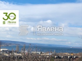 2-стаен град Варна, Погреби 1