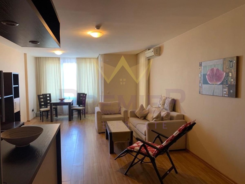 En venta  2 dormitorios Varna , k.k. Zlatni pyasatsi , 120 metros cuadrados | 39231896 - imagen [2]