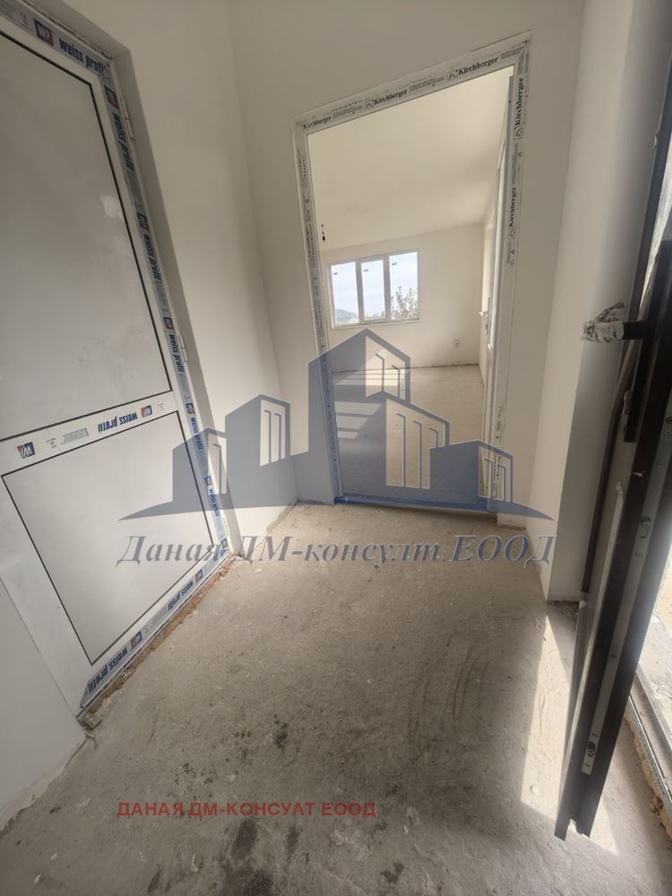 Продава КЪЩА, гр. Шумен, Куршун чешма, снимка 10 - Къщи - 56310667