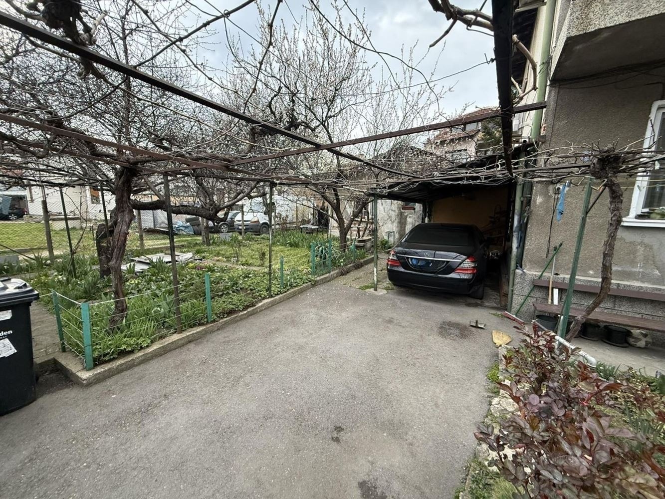 Продава КЪЩА, гр. София, Левски В